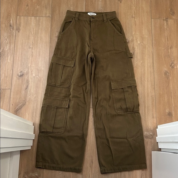 Reformation Denim - NWOT - REFORMATION ‘Landy’ Wide Leg Cargo Jeans in Dark Olive